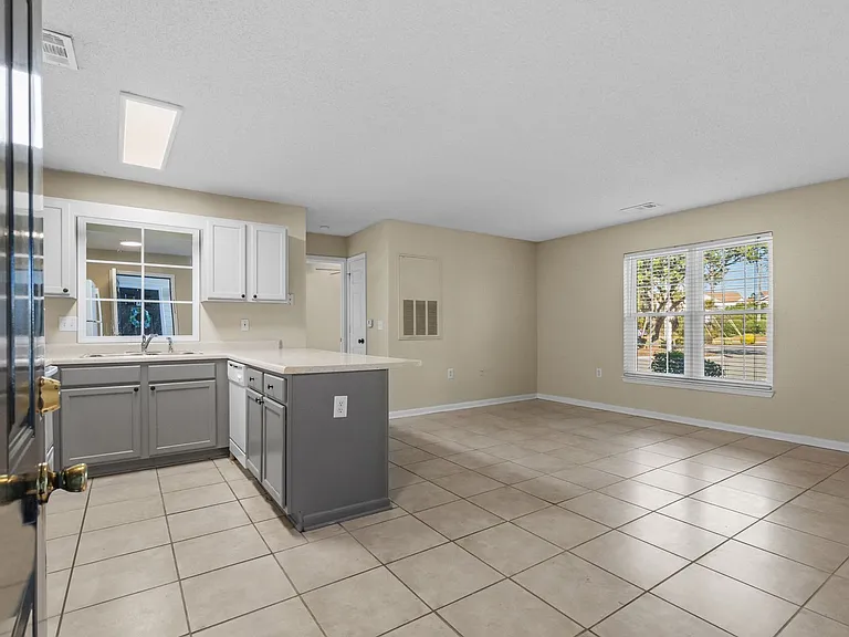 3687 Claypond Rd #C — Photo 39