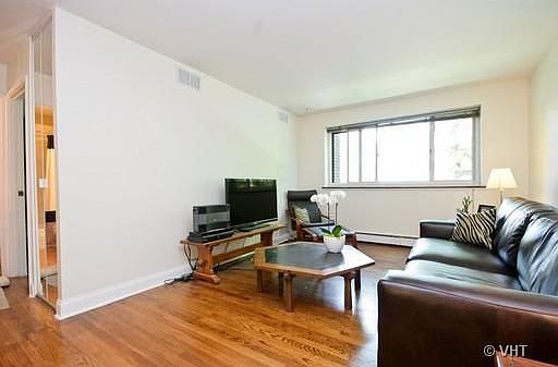 4th image of 515 W Wrightwood Ave APT 305