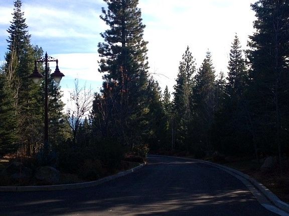 4th image of 201 Fox Peak Dr