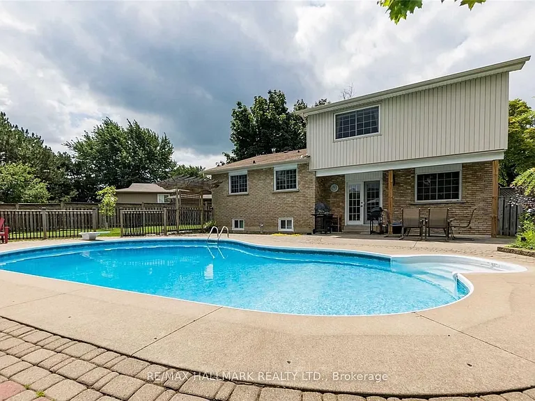 6089 Starfield Cres — Photo 18