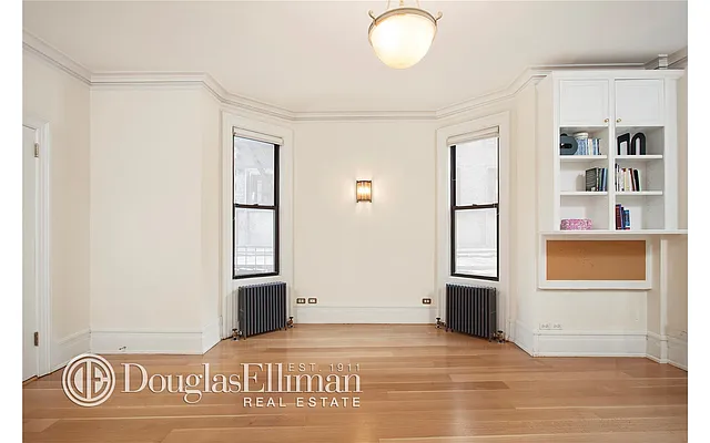 Sold by Douglas Elliman | media 21