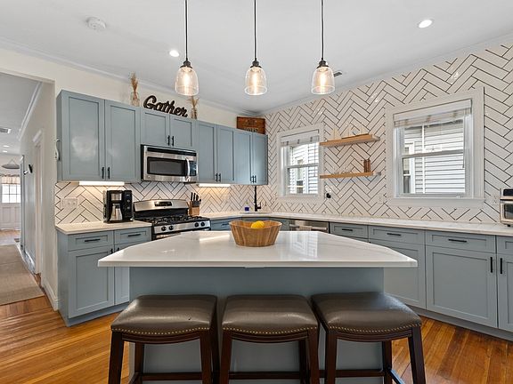 2nd image of 285 Minot St #2