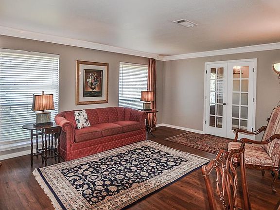 4th image of 6465 Westgate Dr