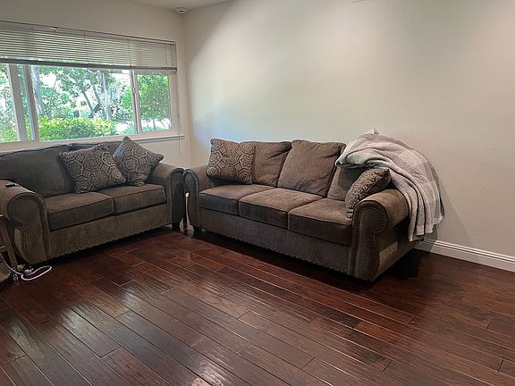 3rd image of 2517 Castine Ct