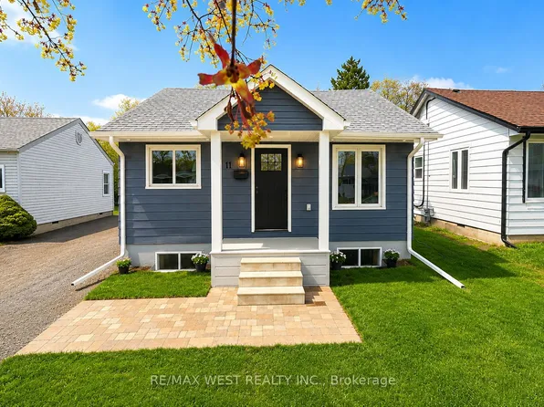 11 Pine St, Ajax, ON L1S 1X8