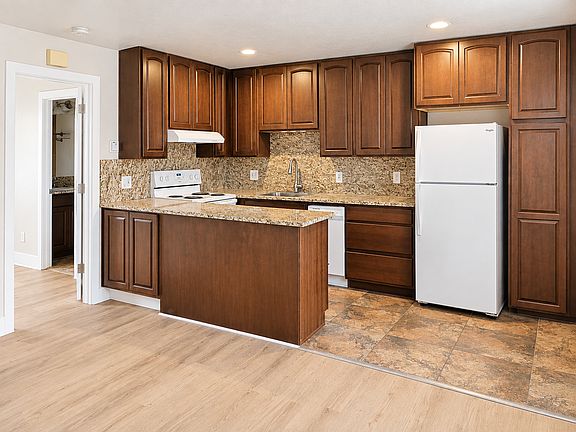 4th image of 306 E Taylor St #6