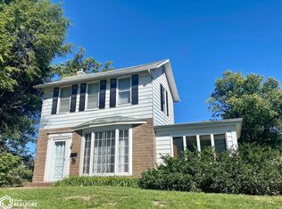646 S 12th St, Burlington, IA 52601