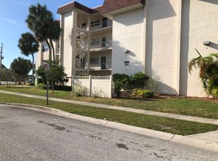 209 NE Lincoln Cir N APT 406, Saint Petersburg, FL 33702