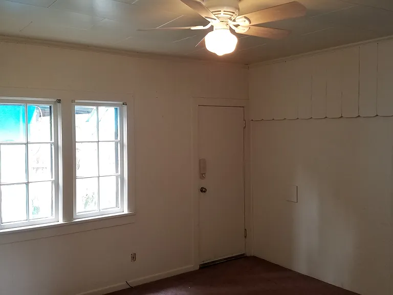 239 SE Lilly Ave — Photo 7