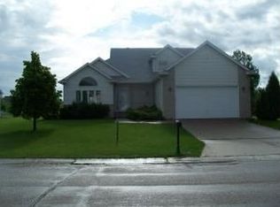 3910 6th St S, Moorhead, MN 56560