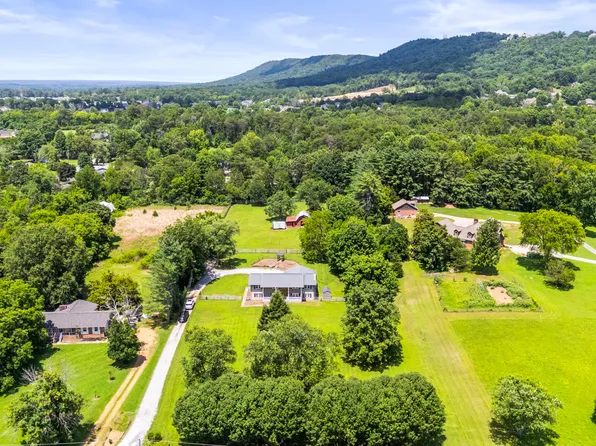 9035 Pleasant Ln, Ooltewah, TN 37363