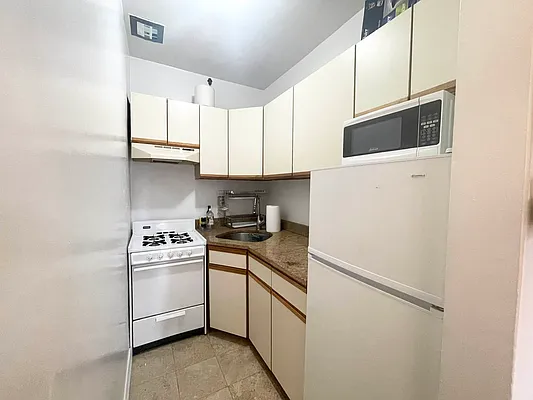 Rented by Meraki Realty LLC | media 4