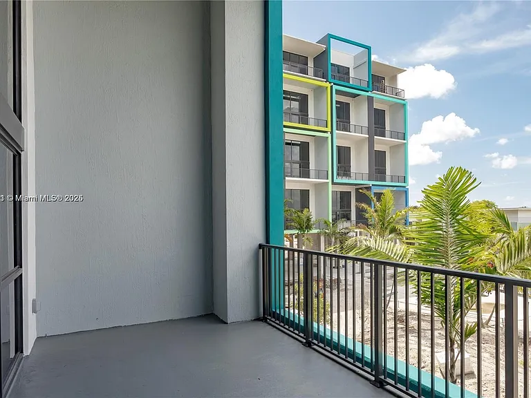 4400 Sunrise Blvd #T1 — Photo 15