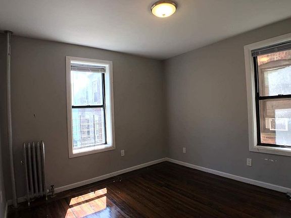 4th image of 2380 Grand Ave