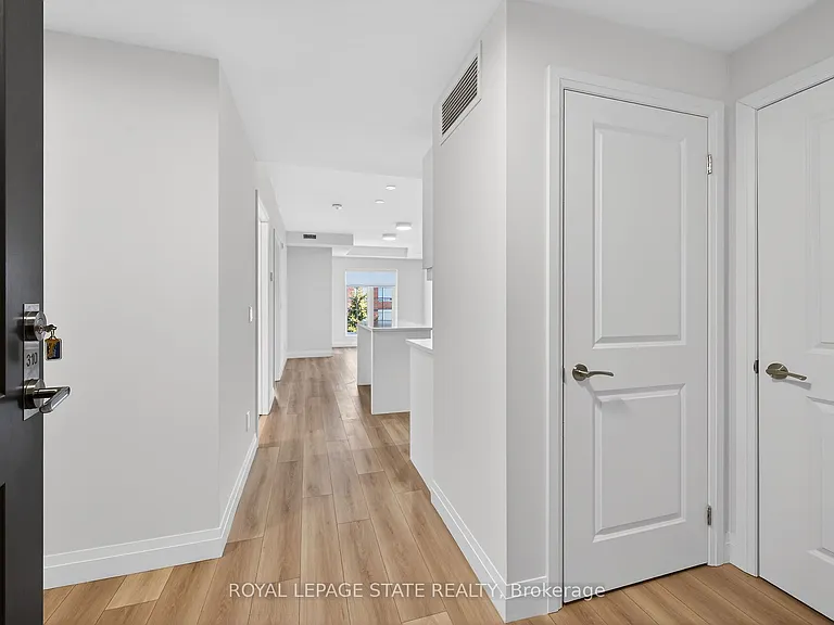153 Wilson St W #310 — Photo 2