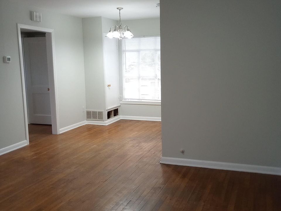 1st image of 911 W Mistletoe Ave #3