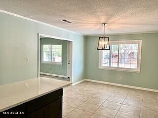 3rd image of 2413 Heritage Dr