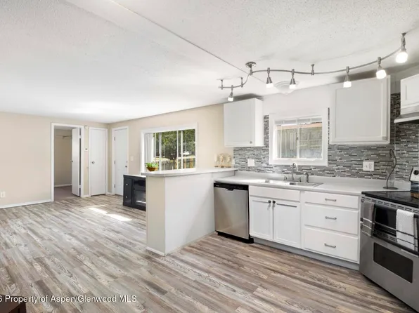 197 E Carson Cir, Parachute, CO 81635
