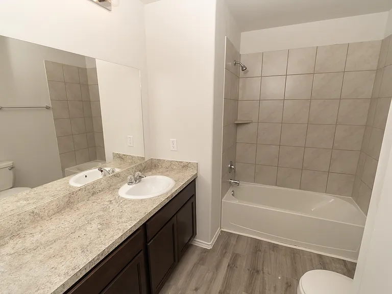 Hailey Harbor Dr — Photo 16