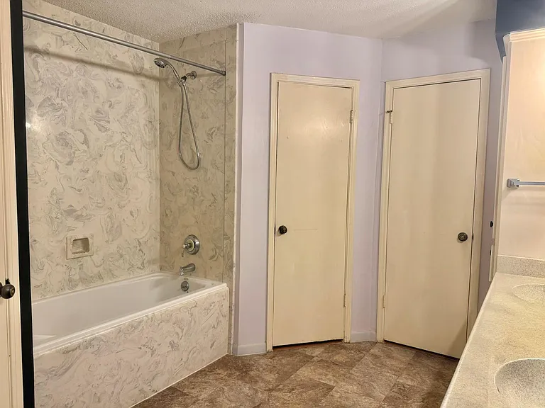 10422 Eagle Glen Dr — Photo 19