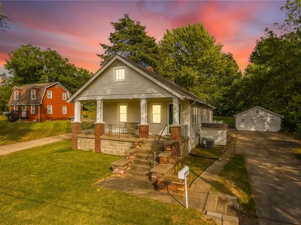 7805 Elm Ave, Raytown, MO 64138