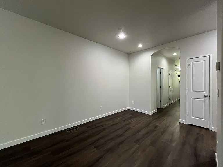 16012 NW Centine Ln — Photo 16