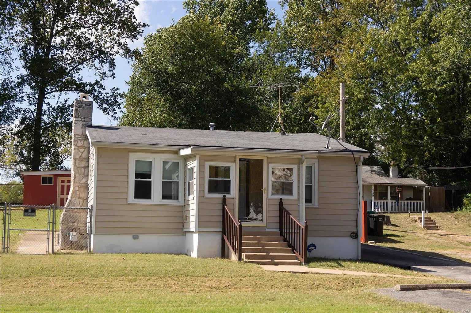 10155 Bon Oak Dr photo 1