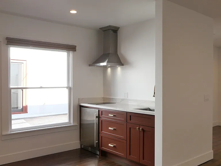 373 E Main St — Photo 11