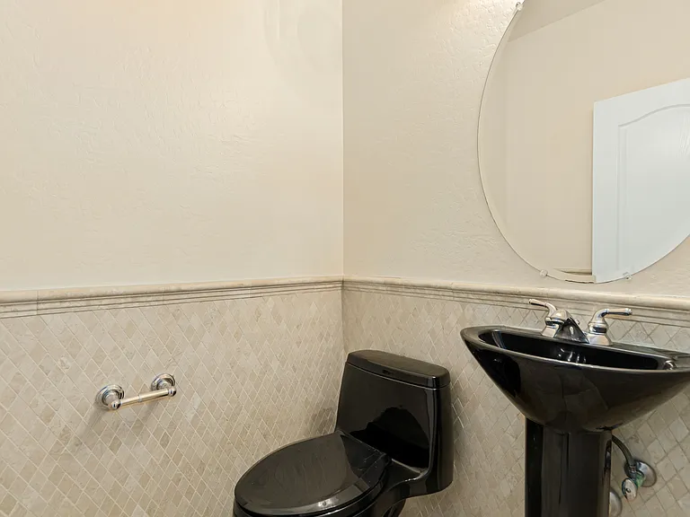 4878 S Fresno St — Photo 13