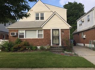 5837 Oceania St, Oakland Gardens, NY 11364