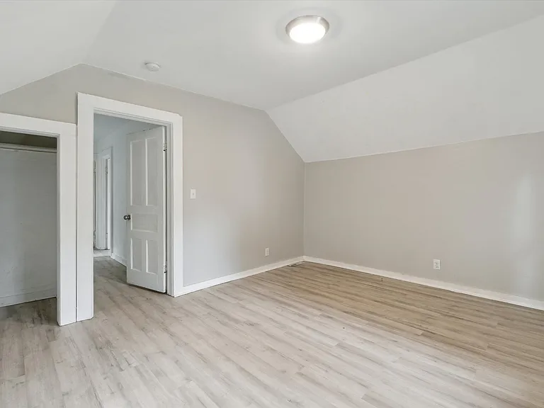 1302 Ogden Ave — Photo 28