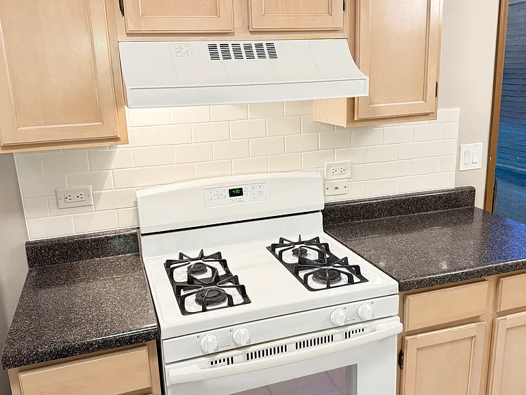 1603 W Hawkes St #1 — Photo 12