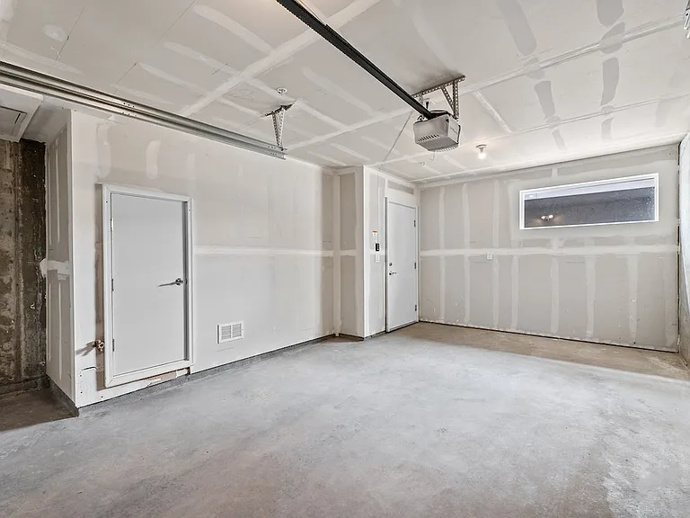 1711 Hooker St #6 — Photo 15