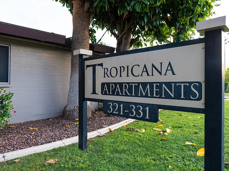Tropicana — Photo 7