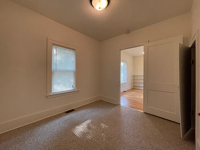 1323 Leonard St NE — Photo 15