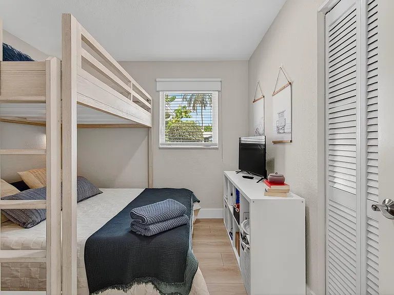 802 Mallard Dr — Photo 49