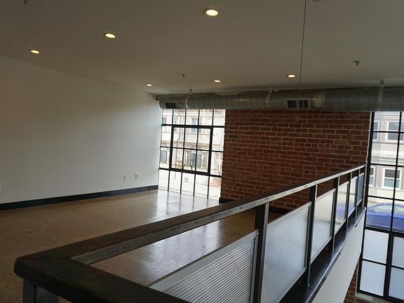 upper level bedroom loft