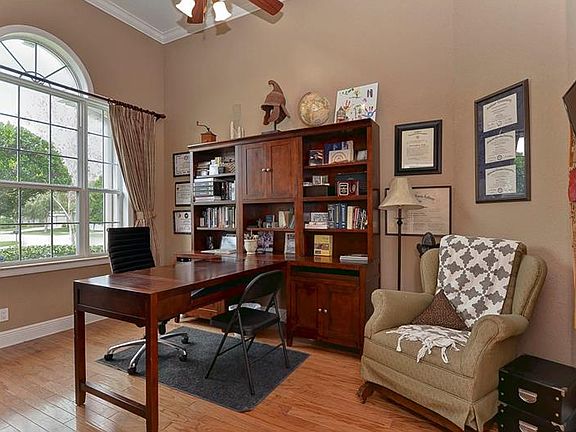 5th image of 1209 Carriage Park Dr