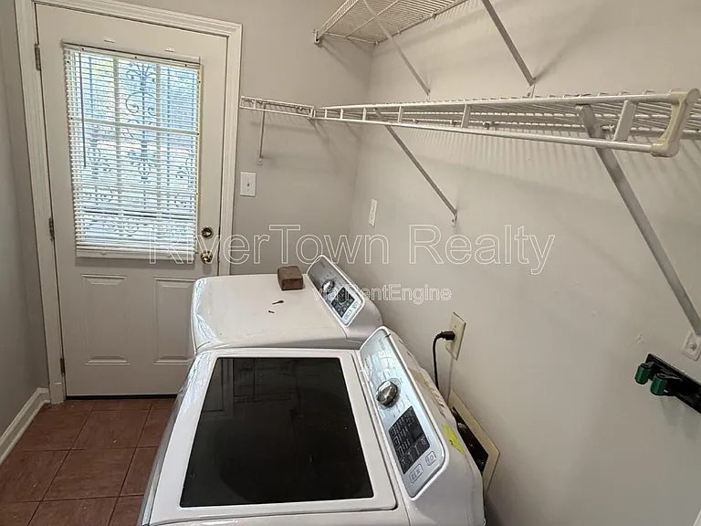 736 Echles St — Photo 7