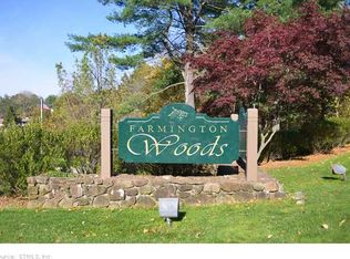 13 Putnam Ln, Avon, CT 06001