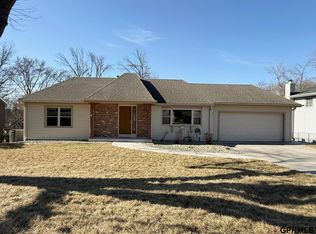 703 Marie Dr, Bellevue, NE 68005