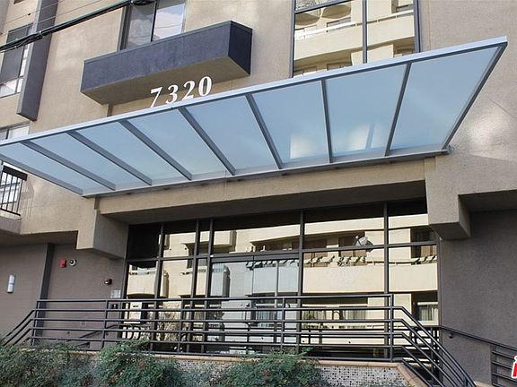 2nd image of 7320 Hawthorn Ave APT 202