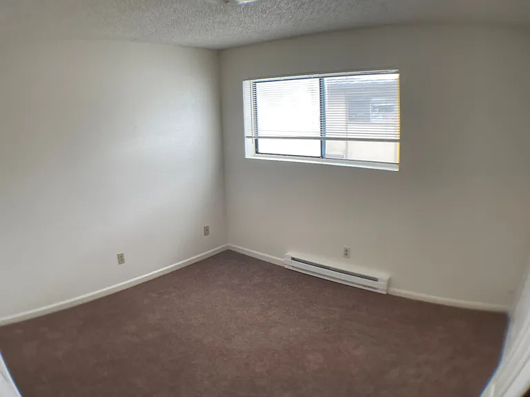 2110 N East St — Photo 12