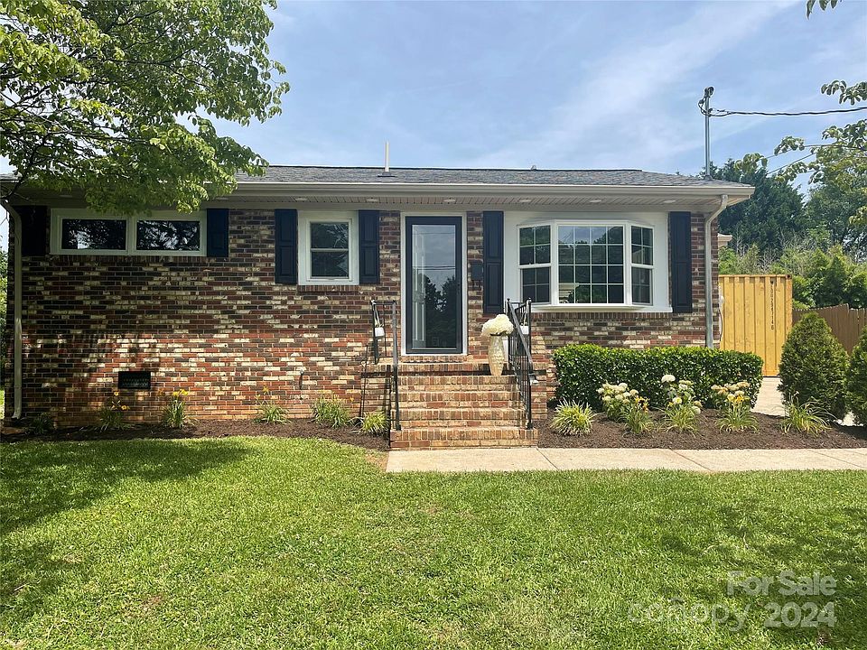 1st image of 208 E Catawba Dr