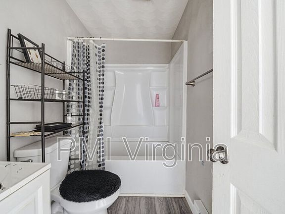 5th image of 2916 Pleasant Ave APT 8