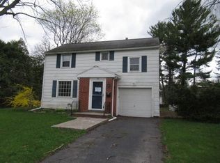 92 Brooklea Dr, Rochester, NY 14624