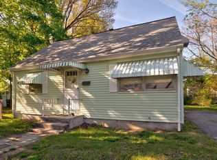 9 Oakridge Ave, Natick, MA 01760