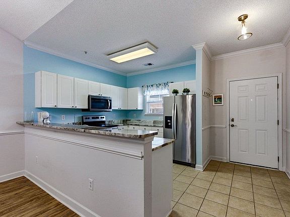2nd image of 6253 Catalina Dr. #334