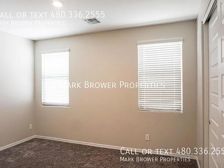 3878 E Oxford Ln — Photo 10