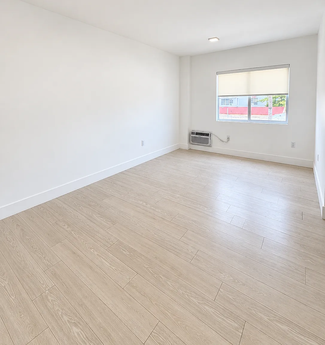 6918 Bay Dr — Photo 1